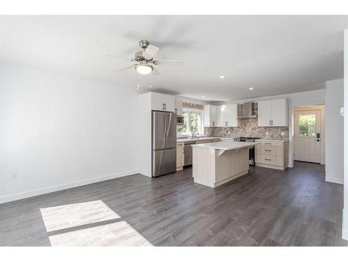 5040 56A Street, Lacombe, AB - Indoor Photo Showing Kitchen