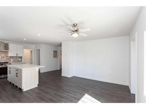 5040 56A Street, Lacombe, AB - Indoor Photo Showing Kitchen