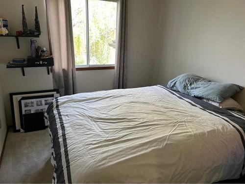 7 Cole Street, Red Deer, AB - Indoor Photo Showing Bedroom