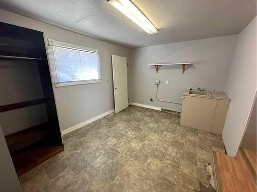 4801 52 Avenue, Rimbey, AB - Indoor Photo Showing Other Room