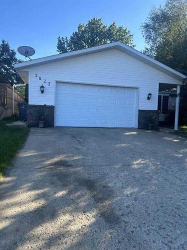 3823 51 Avenue Close, Ponoka, AB - Outdoor