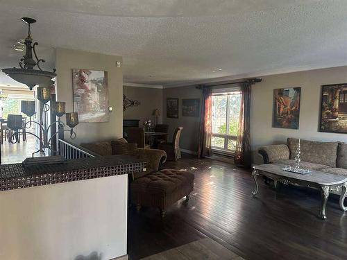 3823 51 Avenue Close, Ponoka, AB - Indoor Photo Showing Living Room