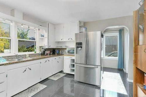 3515 45 Avenue, Red Deer, AB - Indoor Photo Showing Kitchen