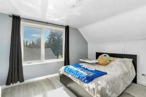 3515 45 Avenue, Red Deer, AB - Indoor Photo Showing Bedroom