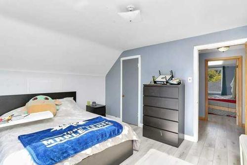 3515 45 Avenue, Red Deer, AB - Indoor Photo Showing Bedroom