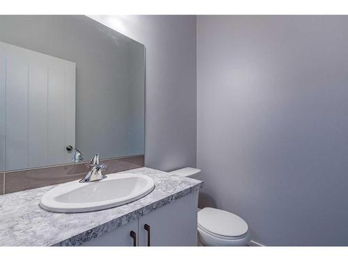 158 Hampton Close, Penhold, AB - Indoor Photo Showing Bathroom