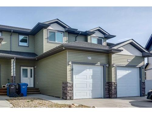 158 Hampton Close, Penhold, AB - Outdoor