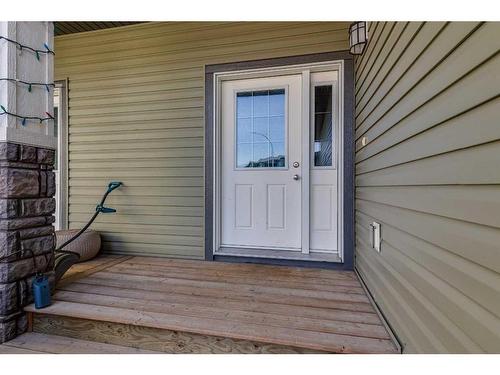 158 Hampton Close, Penhold, AB - Outdoor With Exterior