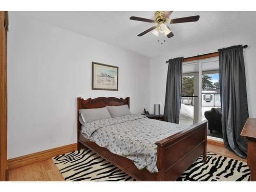 15 Rustic Crescent, Norglenwold, AB - Indoor Photo Showing Bedroom