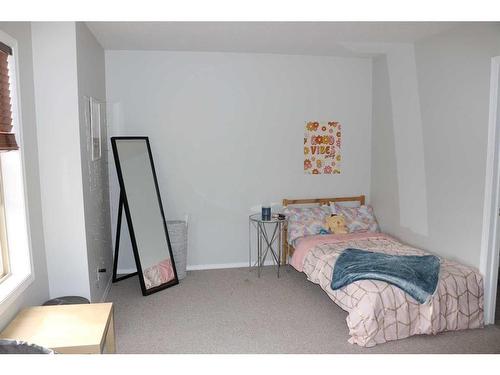 68-369 Inglewood Drive, Red Deer, AB - Indoor Photo Showing Bedroom