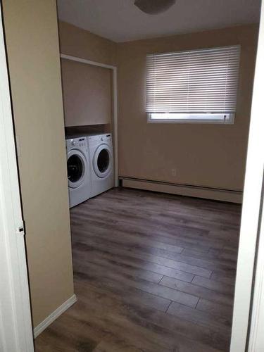 43 Gibson Close, Red Deer, AB - Indoor Photo Showing Laundry Room