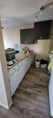 43 Gibson Close, Red Deer, AB - Indoor Photo Showing Kitchen