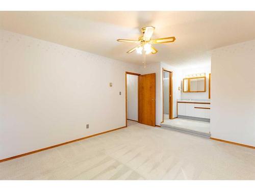 4907 53 Street, Stettler, AB - Indoor Photo Showing Other Room