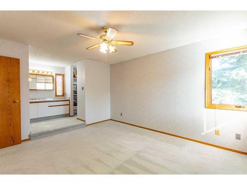 4907 53 Street, Stettler, AB - Indoor Photo Showing Other Room