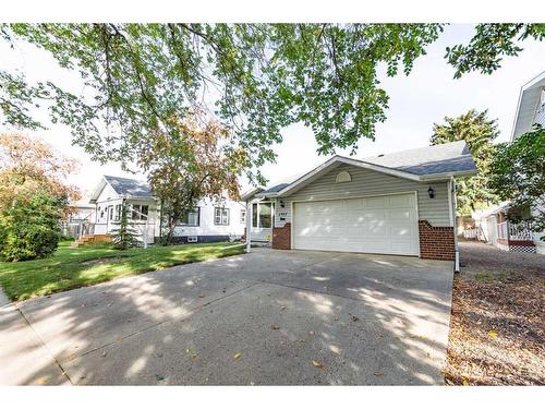 4907 53 Street, Stettler, AB - Outdoor With Facade