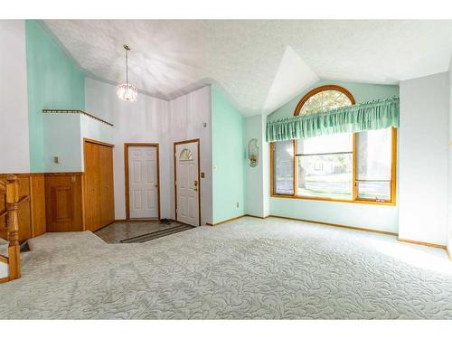 4907 53 Street, Stettler, AB - Indoor Photo Showing Other Room