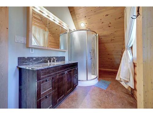 32-41124 Range Road 282, Gull Lake, AB - Indoor Photo Showing Bathroom