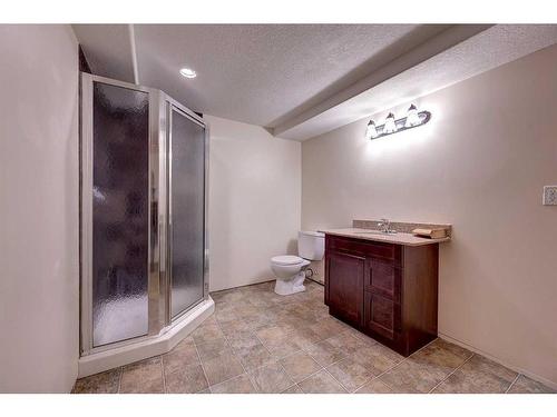 32-41124 Range Road 282, Gull Lake, AB - Indoor Photo Showing Bathroom