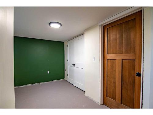 4606 41 Avenue, Red Deer, AB - Indoor Photo Showing Other Room