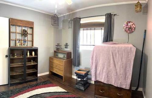 4 Selkirk Avenue, Hughenden, AB - Indoor Photo Showing Bedroom