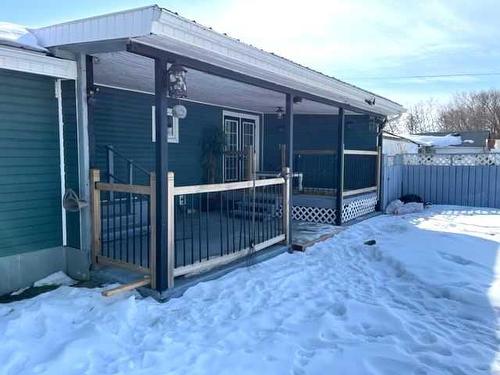 4 Selkirk Avenue, Hughenden, AB - Outdoor With Deck Patio Veranda