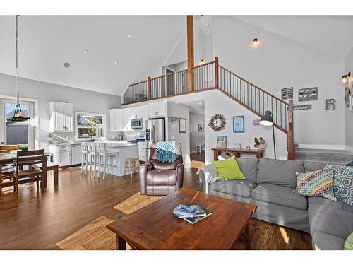 7039-35468 Range Road 30, Rural Red Deer County, AB - Indoor Photo Showing Living Room