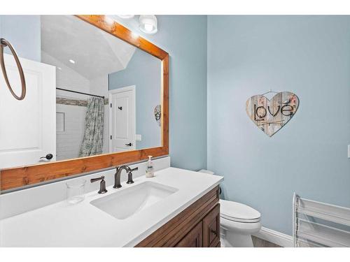 7039-35468 Range Road 30, Rural Red Deer County, AB - Indoor Photo Showing Bathroom