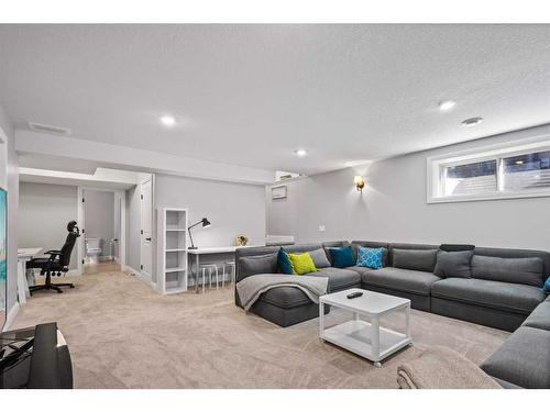 7039-35468 Range Road 30, Rural Red Deer County, AB - Indoor Photo Showing Living Room