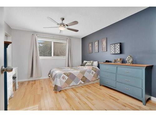 23 Norris Close, Red Deer, AB - Indoor Photo Showing Bedroom