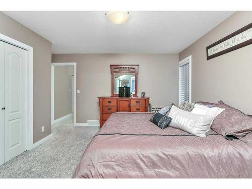 77 Weddell Crescent South, Red Deer, AB 