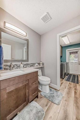 14 Doran Crescent, Red Deer, AB - Indoor Photo Showing Bathroom