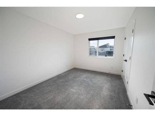 26 Earl Close, Red Deer, AB - Indoor Photo Showing Other Room