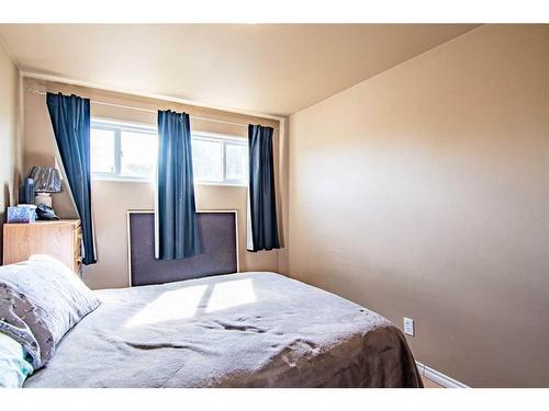 3818 39 Street, Red Deer, AB - Indoor Photo Showing Bedroom