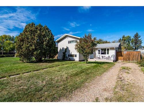 3818 39 Street, Red Deer, AB - Outdoor