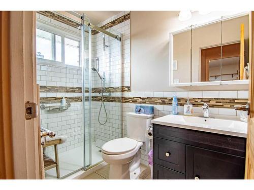 3818 39 Street, Red Deer, AB - Indoor Photo Showing Bathroom