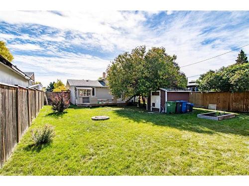 3818 39 Street, Red Deer, AB - Outdoor