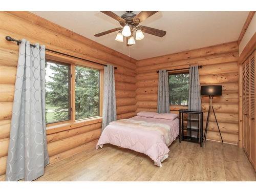 32022 Township Road 440, Rural Ponoka County, AB - Indoor Photo Showing Bedroom