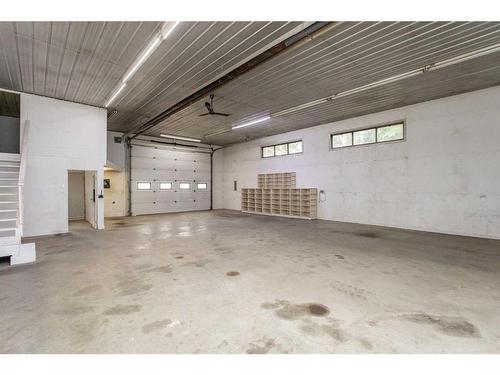 32022 Township Road 440, Rural Ponoka County, AB - Indoor Photo Showing Garage