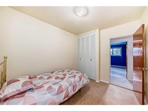 4410 33A Street, Red Deer, AB - Indoor Photo Showing Bedroom