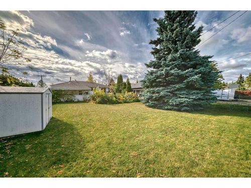 4410 33A Street, Red Deer, AB - Outdoor