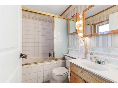 3605 42 Avenue, Red Deer, AB - Indoor Photo Showing Bathroom