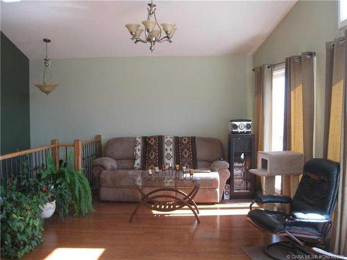 4021-25054 South Pine Lake Road, Rural Red Deer County, AB - Indoor Photo Showing Living Room