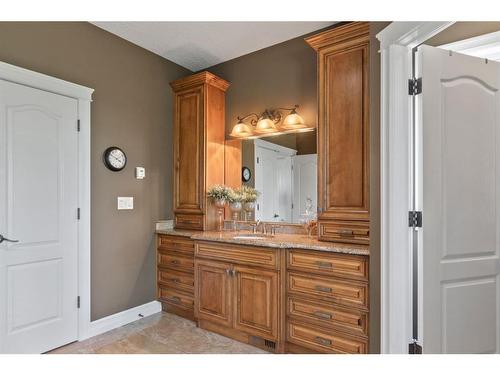 37321 Range Road 265, Rural Red Deer County, AB - Indoor Photo Showing Bathroom