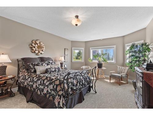 37321 Range Road 265, Rural Red Deer County, AB - Indoor Photo Showing Bedroom