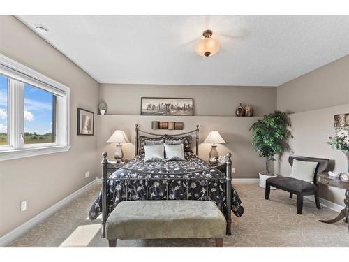 37321 Range Road 265, Rural Red Deer County, AB - Indoor Photo Showing Bedroom