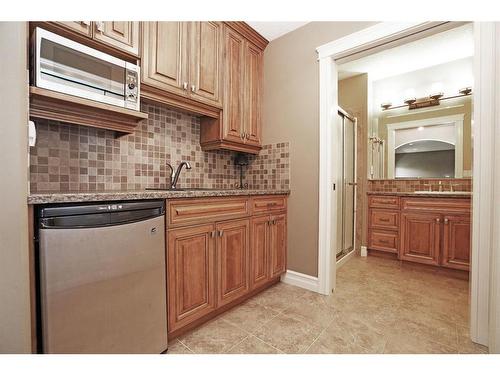 37321 Range Road 265, Rural Red Deer County, AB - Indoor Photo Showing Kitchen