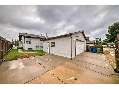 16 Cameron Crescent, Red Deer, AB - Outdoor With Exterior