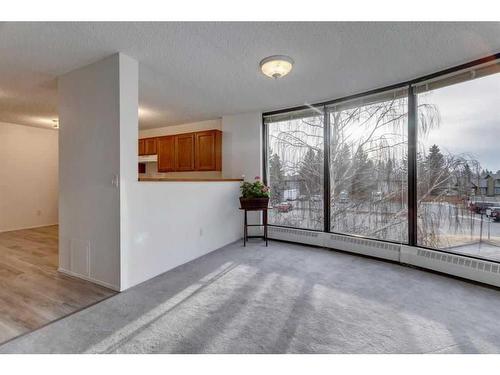 221-20 Coachway Road Sw, Calgary, AB - Indoor Photo Showing Other Room