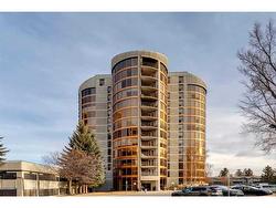 221-20 Coachway Road SW Calgary, AB T3H 1E6