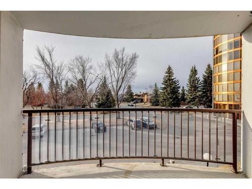 221-20 Coachway Road Sw, Calgary, AB - Outdoor With Exterior